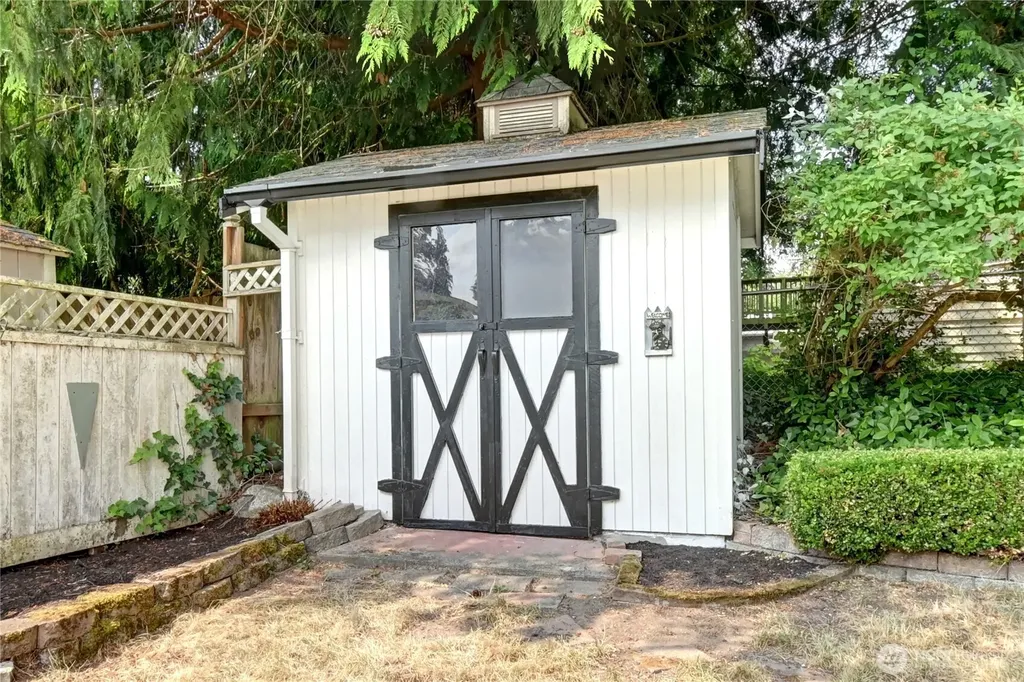 22105 78th Place W Edmonds WA 98026