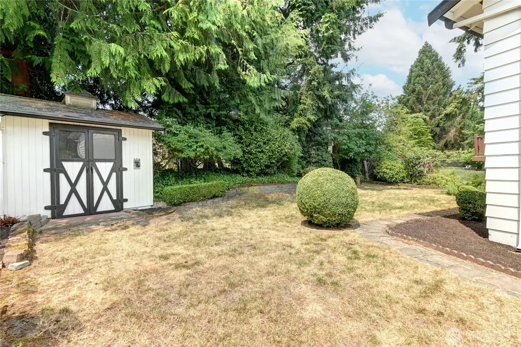 22105 78th Place W Edmonds WA 98026