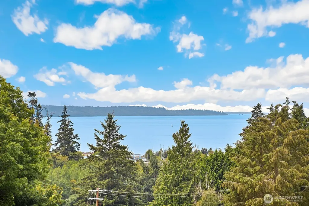1130 5th Avenue S Edmonds WA 98020