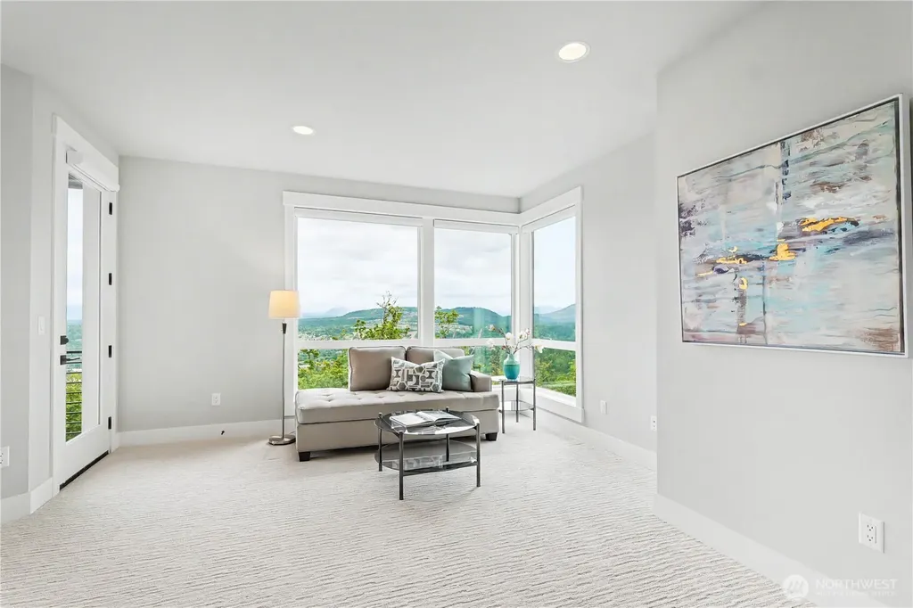 510 Viewcrest Drive NW Issaquah WA 98027