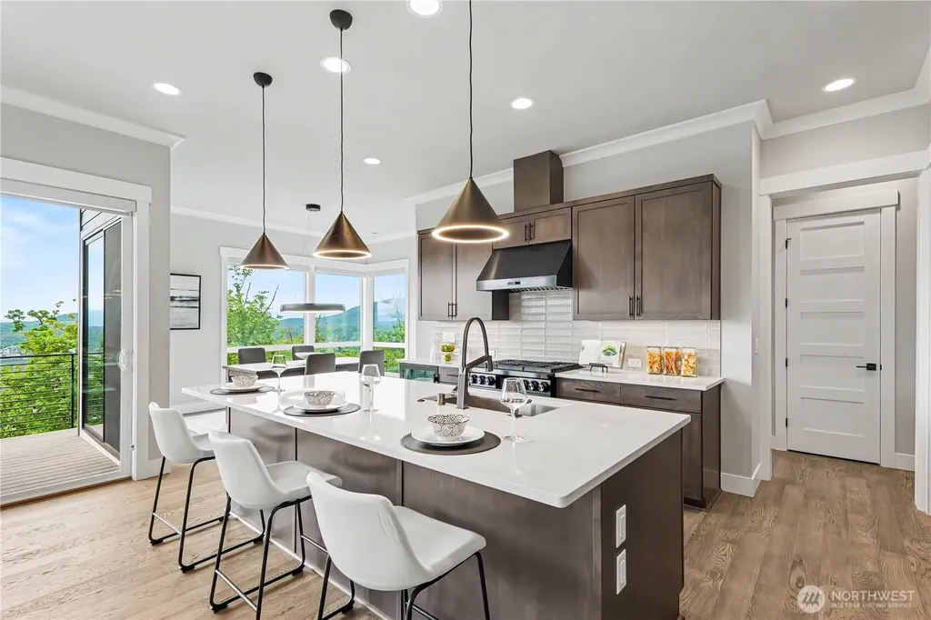 510 Viewcrest Drive NW Issaquah WA 98027