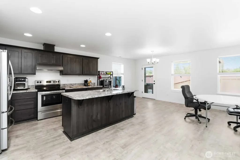 602 Cardinal Avenue Winlock WA 98596