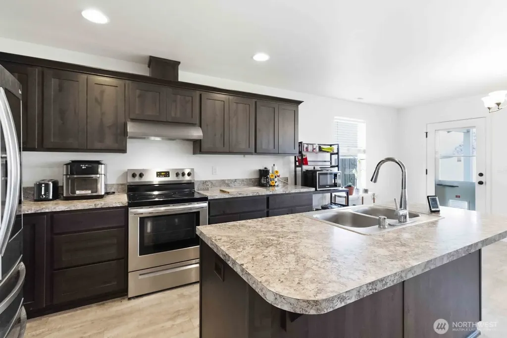 602 Cardinal Avenue Winlock WA 98596