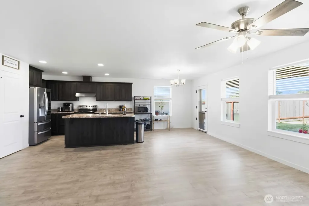 602 Cardinal Avenue Winlock WA 98596