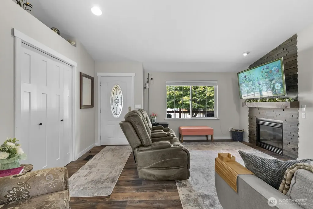 20530 Lois Lane Arlington WA 98223