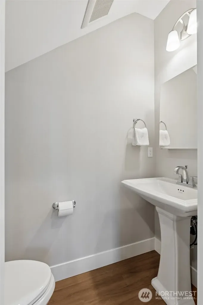 64 Bungalow Loop Pacific Beach WA 98571
