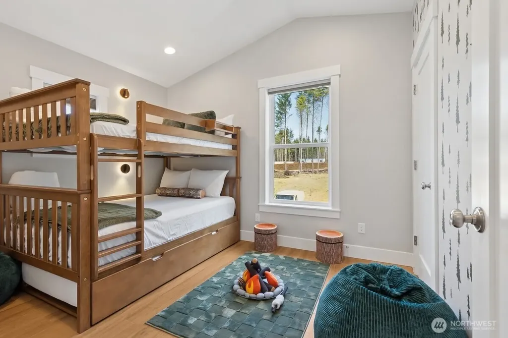 64 Bungalow Loop Pacific Beach WA 98571