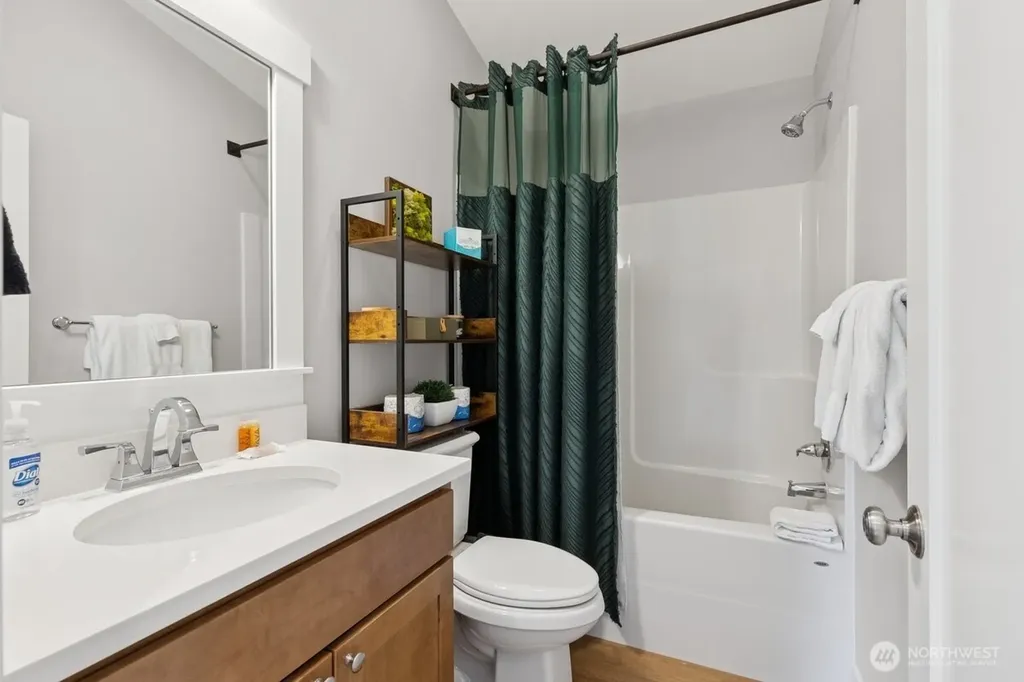 64 Bungalow Loop Pacific Beach WA 98571