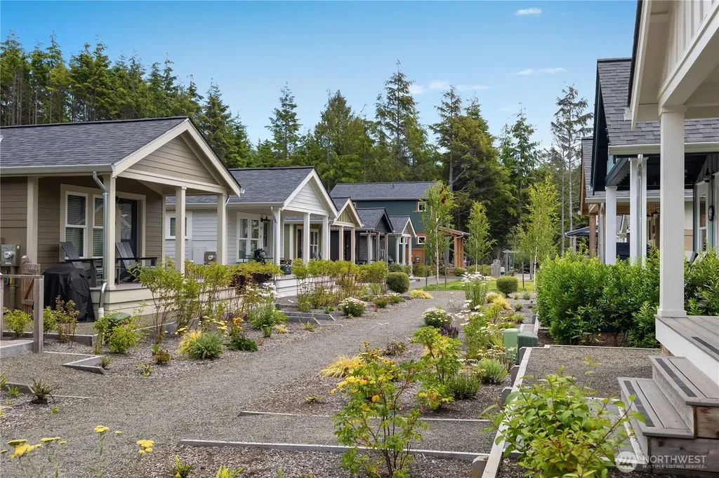 64 Bungalow Loop Pacific Beach WA 98571