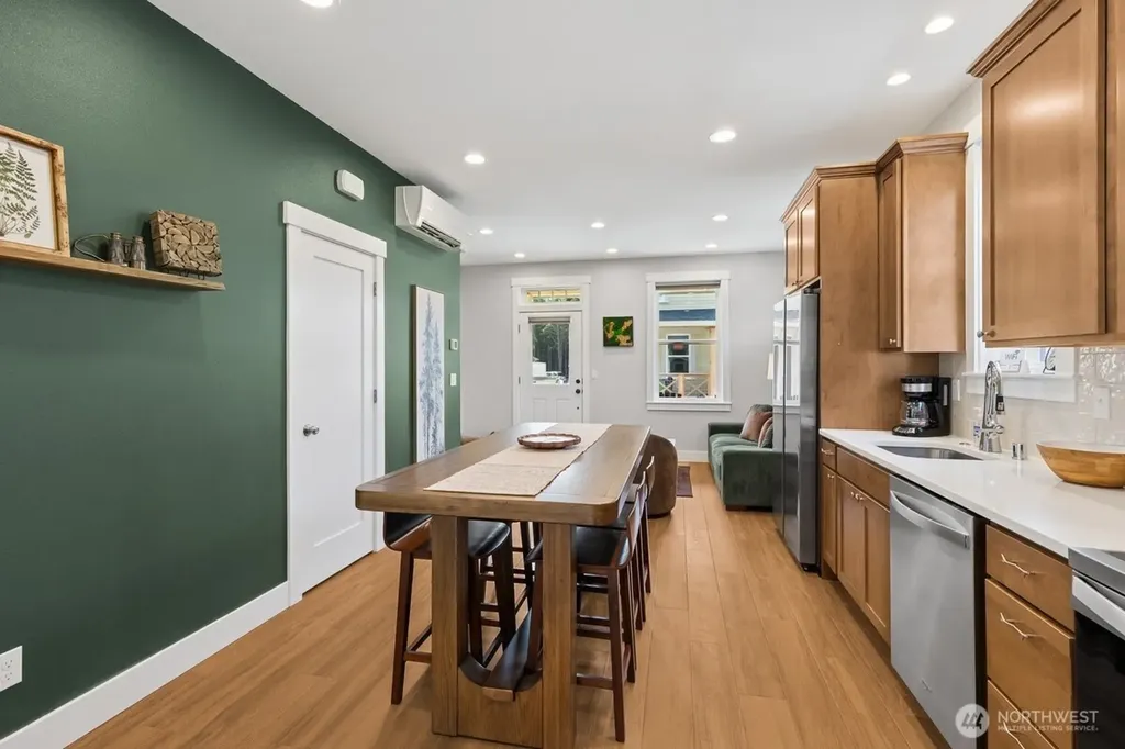 64 Bungalow Loop Pacific Beach WA 98571