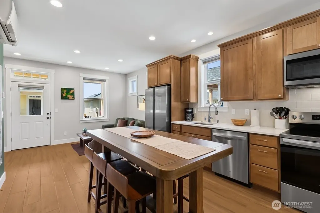 64 Bungalow Loop Pacific Beach WA 98571