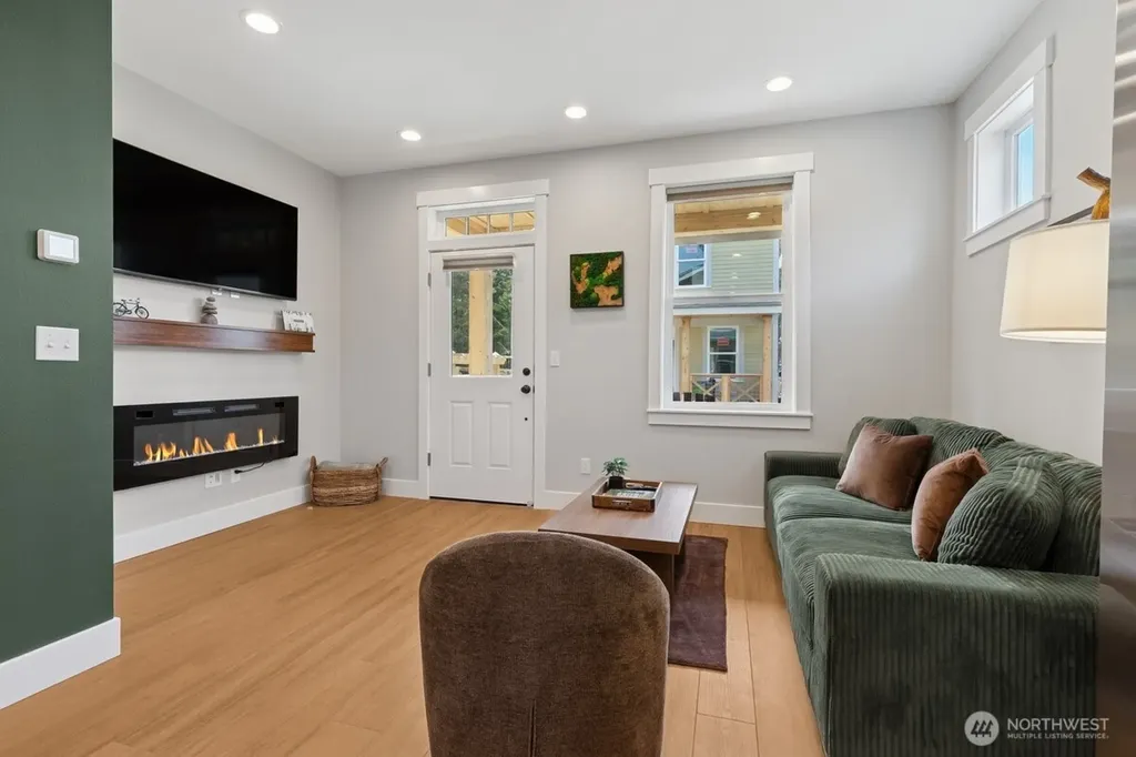64 Bungalow Loop Pacific Beach WA 98571