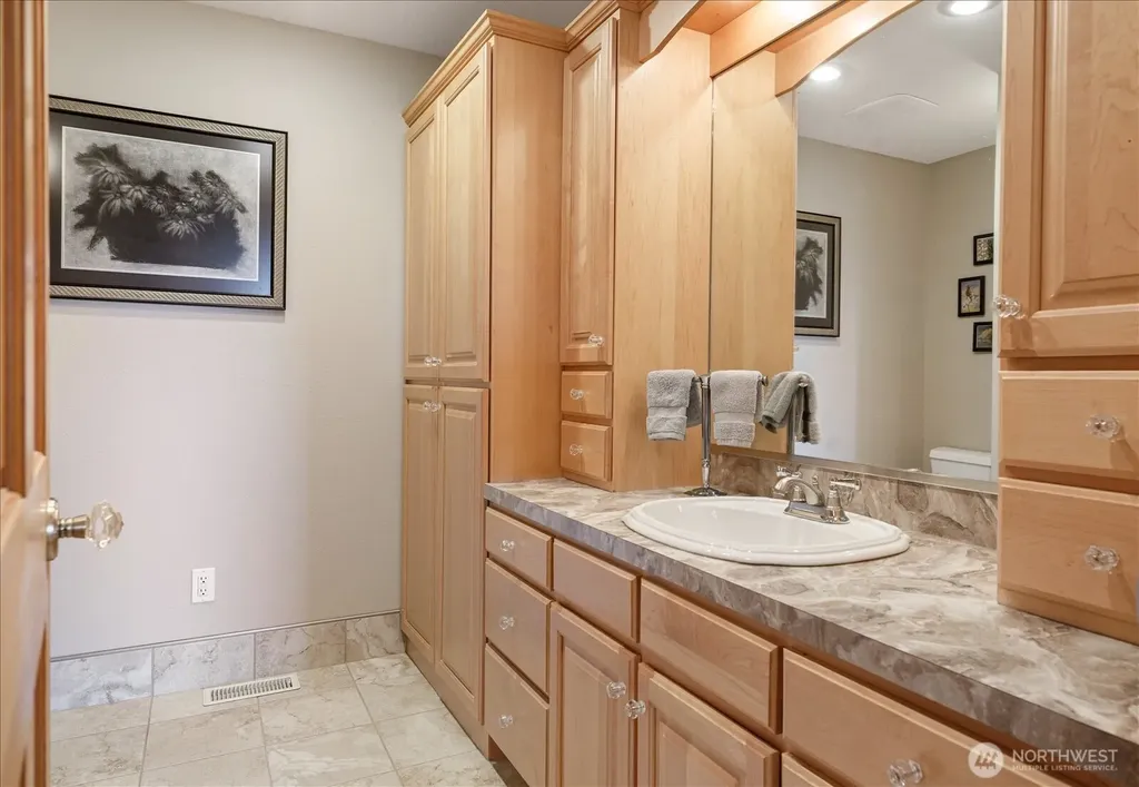 16459 Fairway Drive Burlington WA 98233