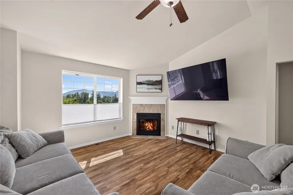 1477 W Gateway Heights Loop Sedro Woolley WA 98284