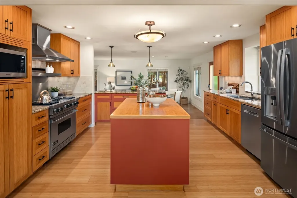821 4th Street Kirkland WA 98033