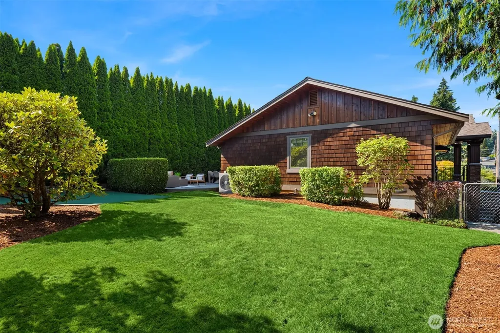 821 4th Street Kirkland WA 98033
