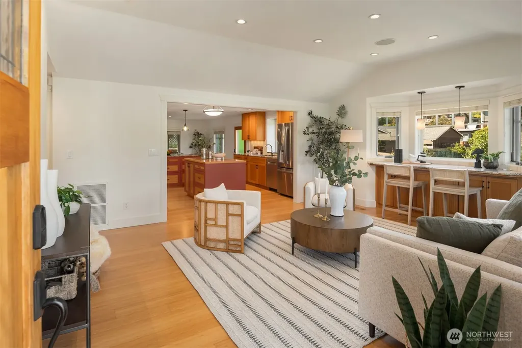 821 4th Street Kirkland WA 98033