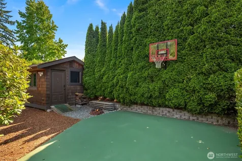 821 4th Street Kirkland WA 98033
