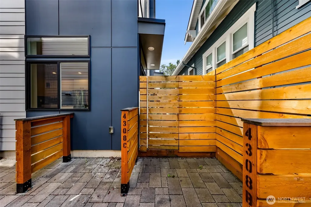 4308 Wallingford Avenue N Seattle WA 98103