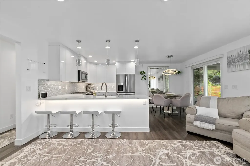 8254 Breeze Loop Blaine WA 98230