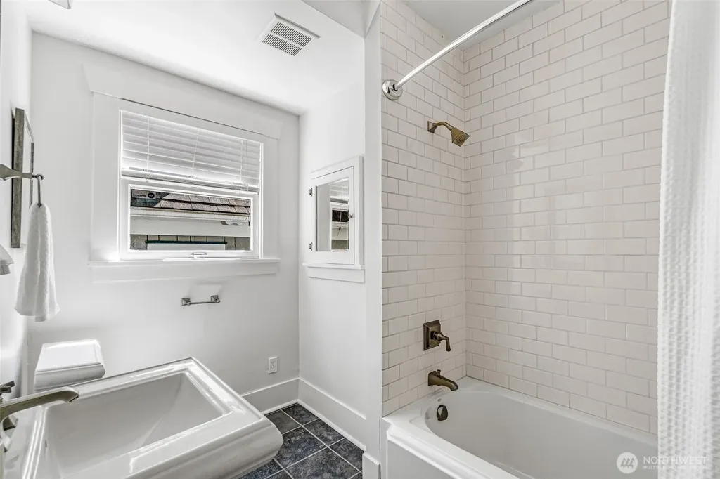 1928 9th Avenue W Seattle WA 98119