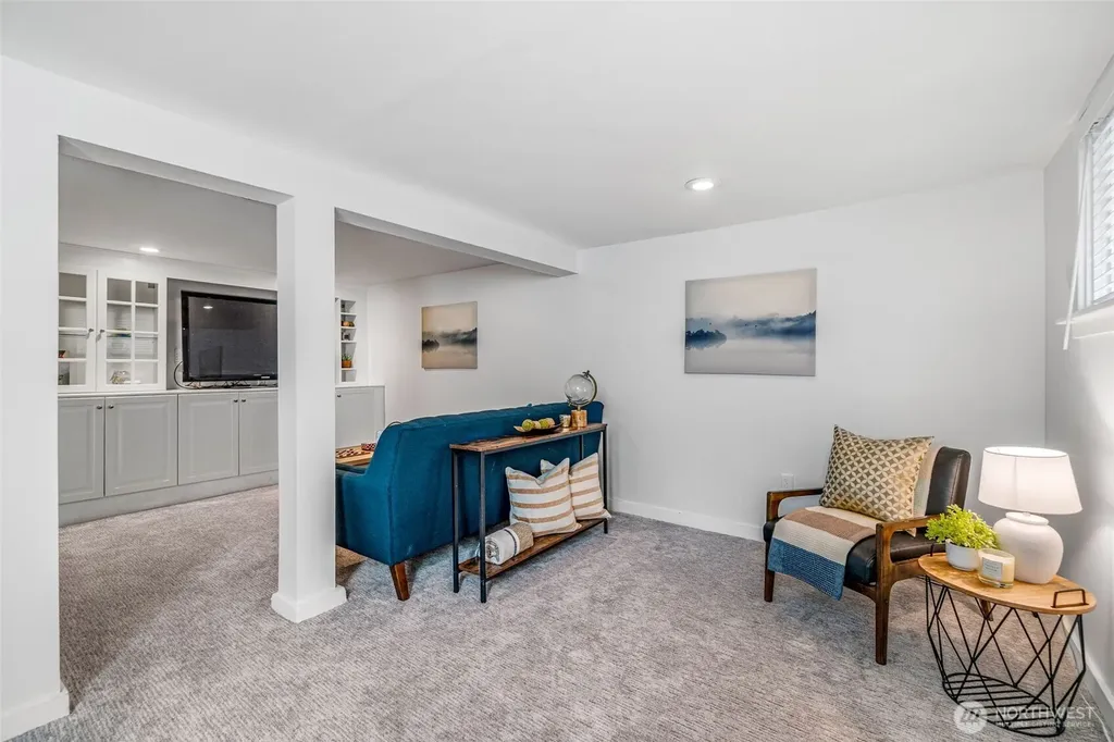 1928 9th Avenue W Seattle WA 98119