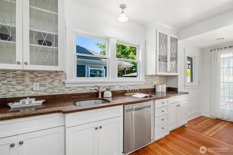 1928 9th Avenue W Seattle WA 98119