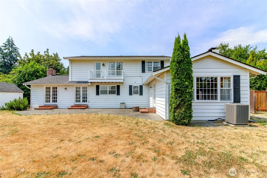 5403 Edgewood Drive E Edgewood WA 98372