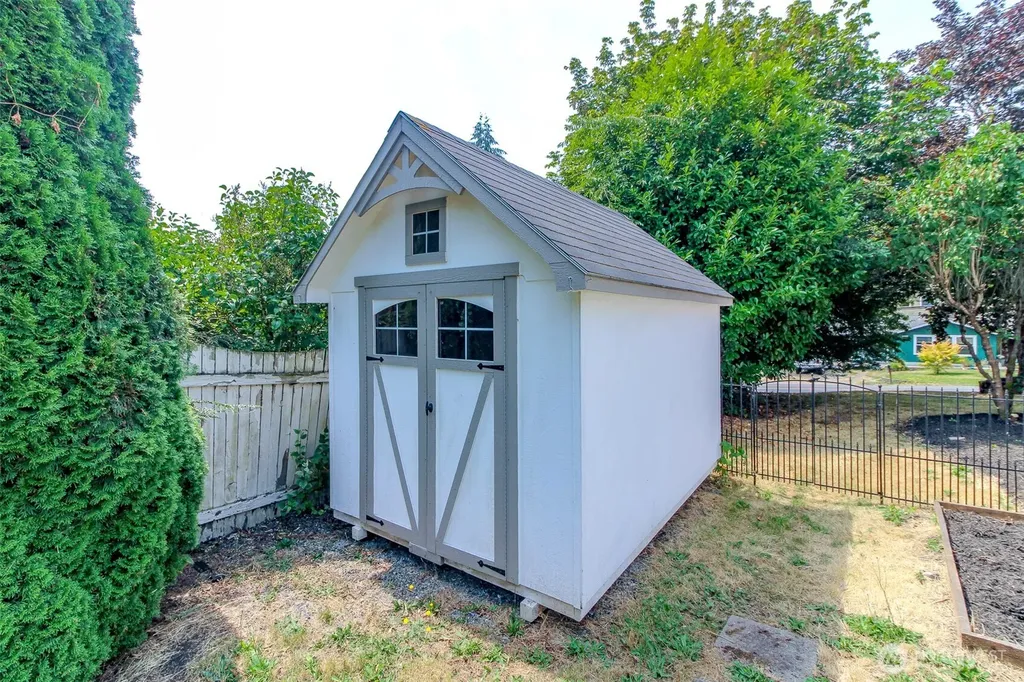 5403 Edgewood Drive E Edgewood WA 98372