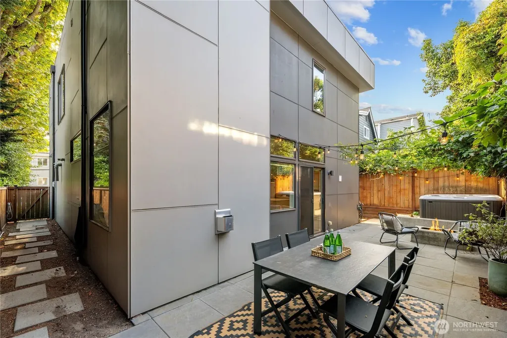 714 28th Avenue S Seattle WA 98144