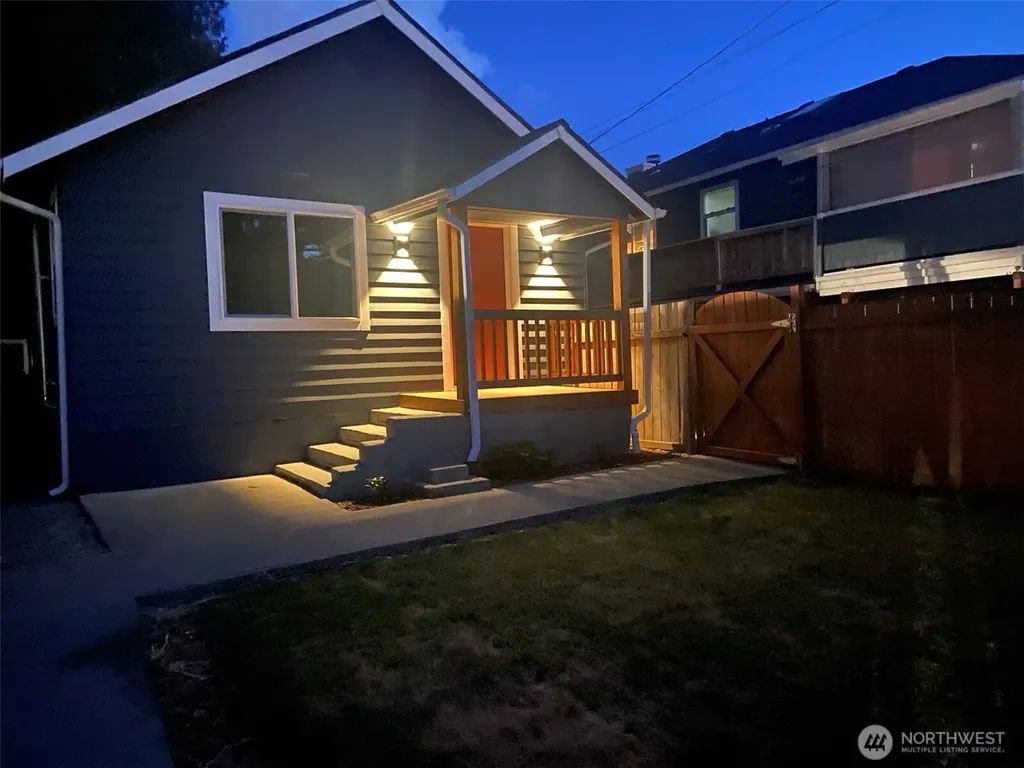 323 SW 108th Street Seattle WA 98146