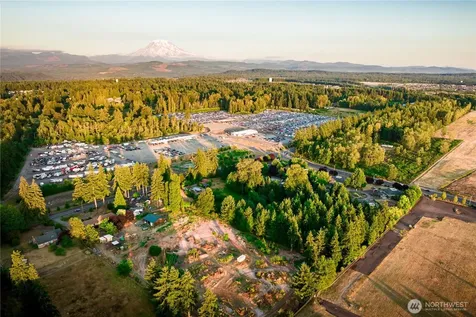 15608 110th Avenue E Puyallup WA 98374