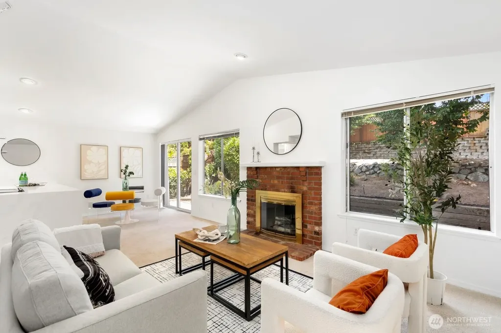 8548 1st Avenue NE Seattle WA 98115