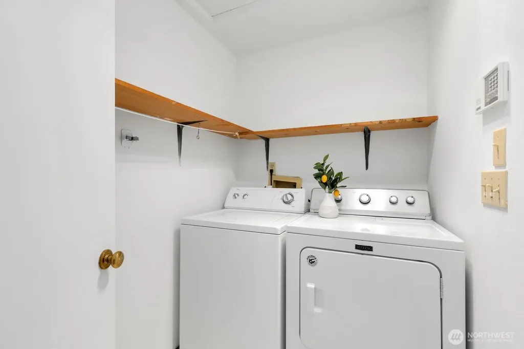 8548 1st Avenue NE Seattle WA 98115