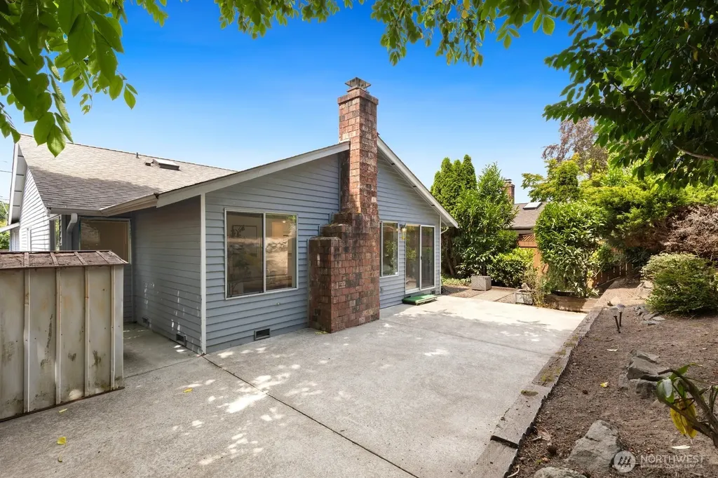 8548 1st Avenue NE Seattle WA 98115