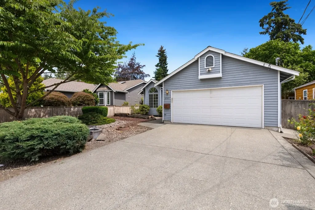 8548 1st Avenue NE Seattle WA 98115