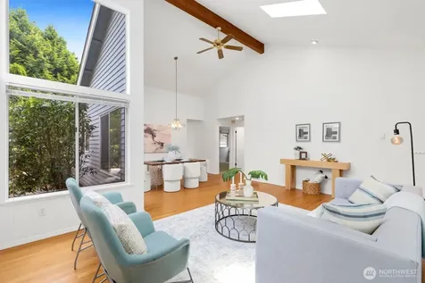 8548 1st Avenue NE Seattle WA 98115