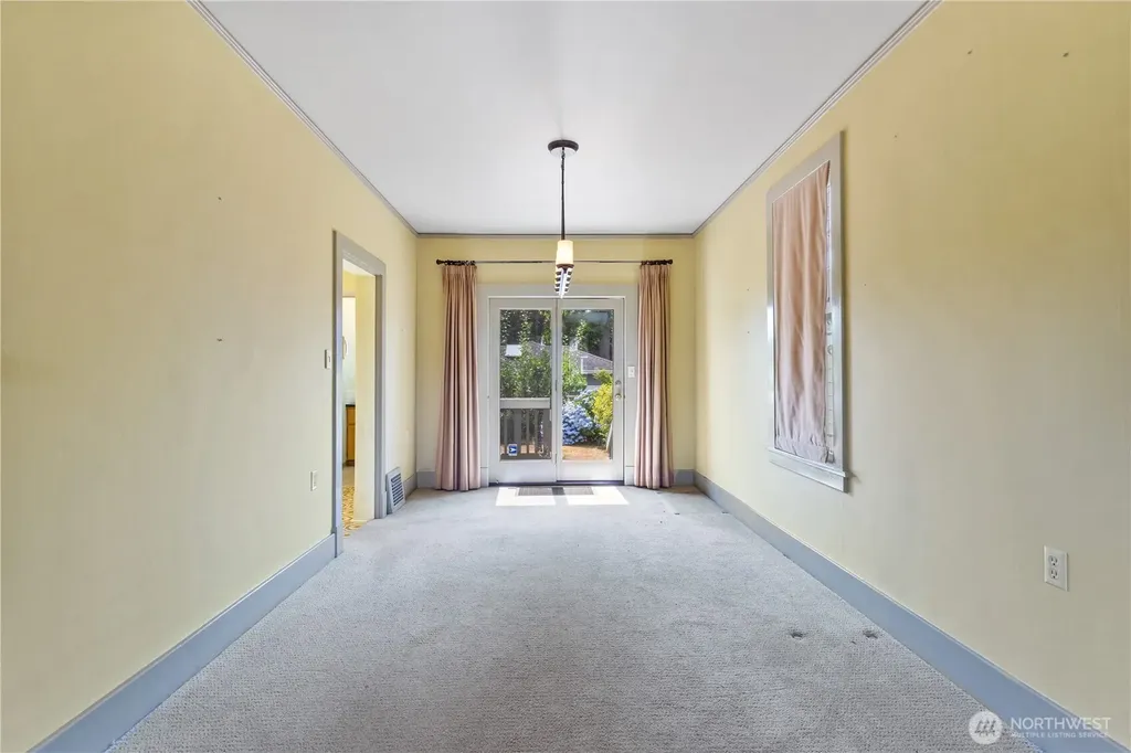 747 N 73rd Street Seattle WA 98103