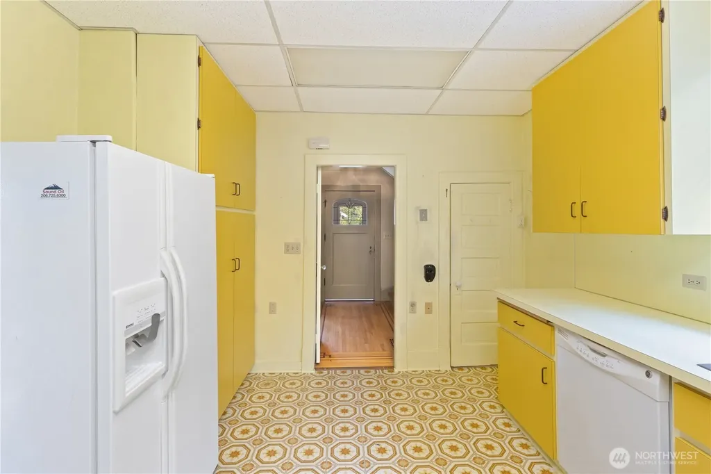 747 N 73rd Street Seattle WA 98103