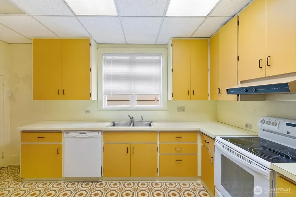 747 N 73rd Street Seattle WA 98103