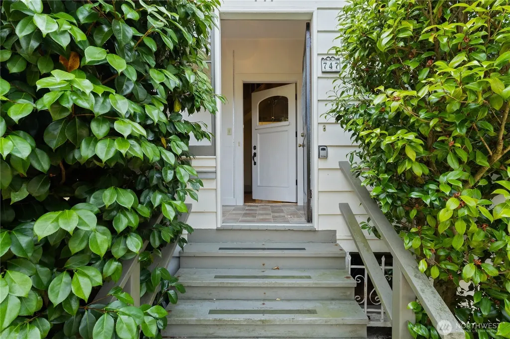 747 N 73rd Street Seattle WA 98103