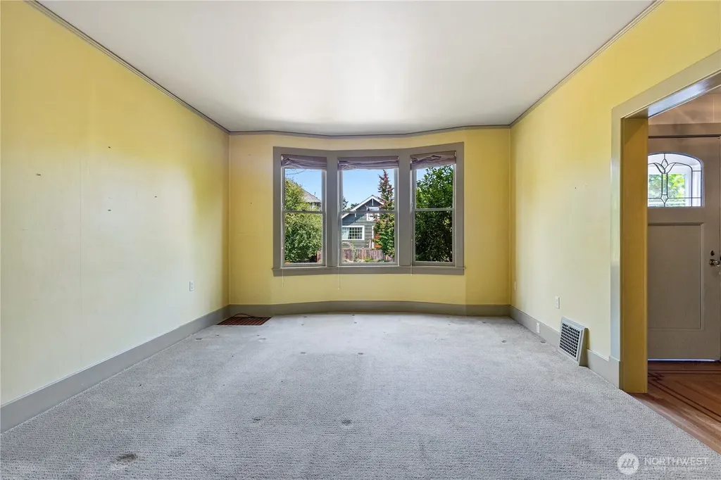 747 N 73rd Street Seattle WA 98103