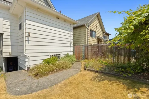 747 N 73rd Street Seattle WA 98103