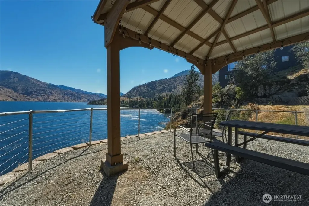 384 Robison Lane Chelan WA 98816