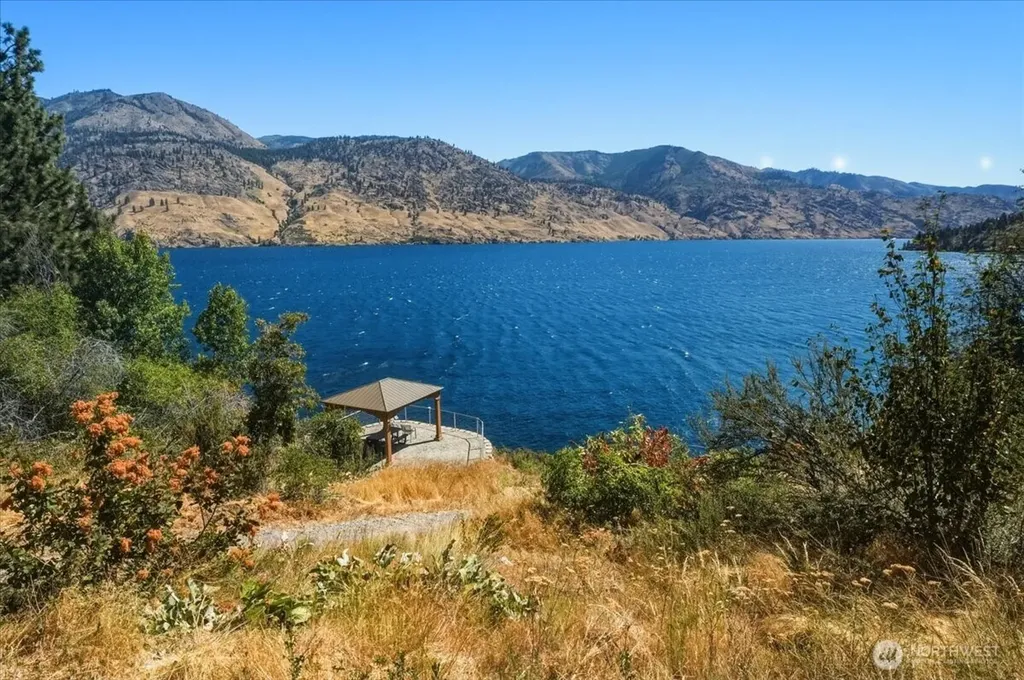 384 Robison Lane Chelan WA 98816