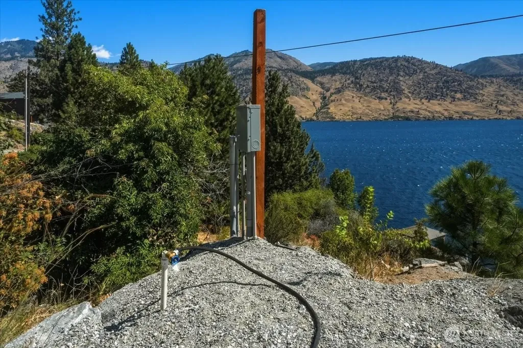 384 Robison Lane Chelan WA 98816