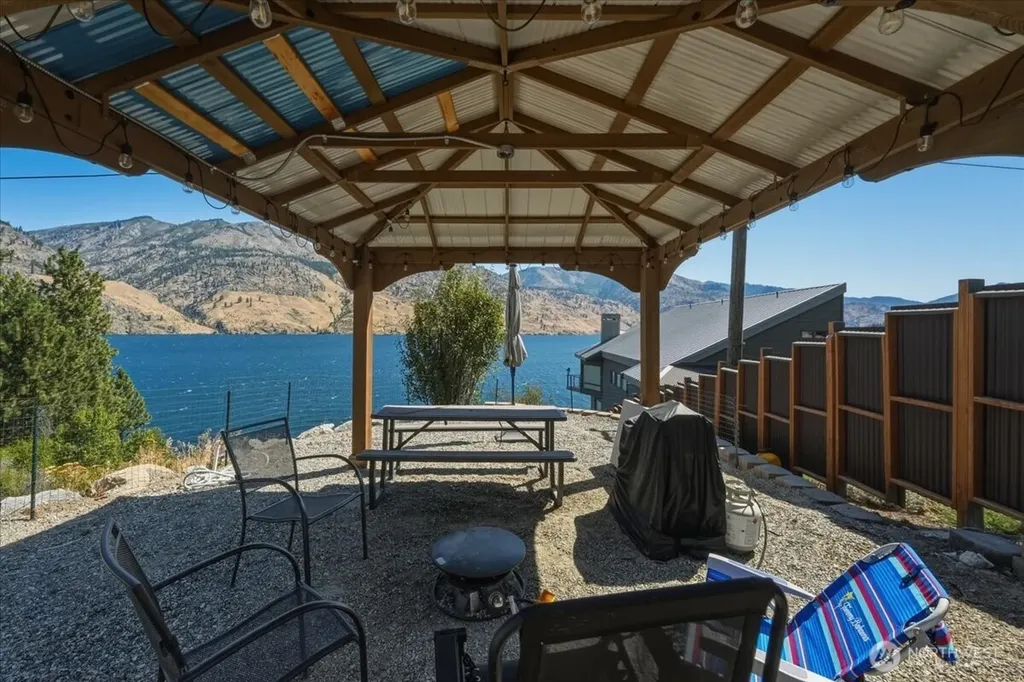 384 Robison Lane Chelan WA 98816