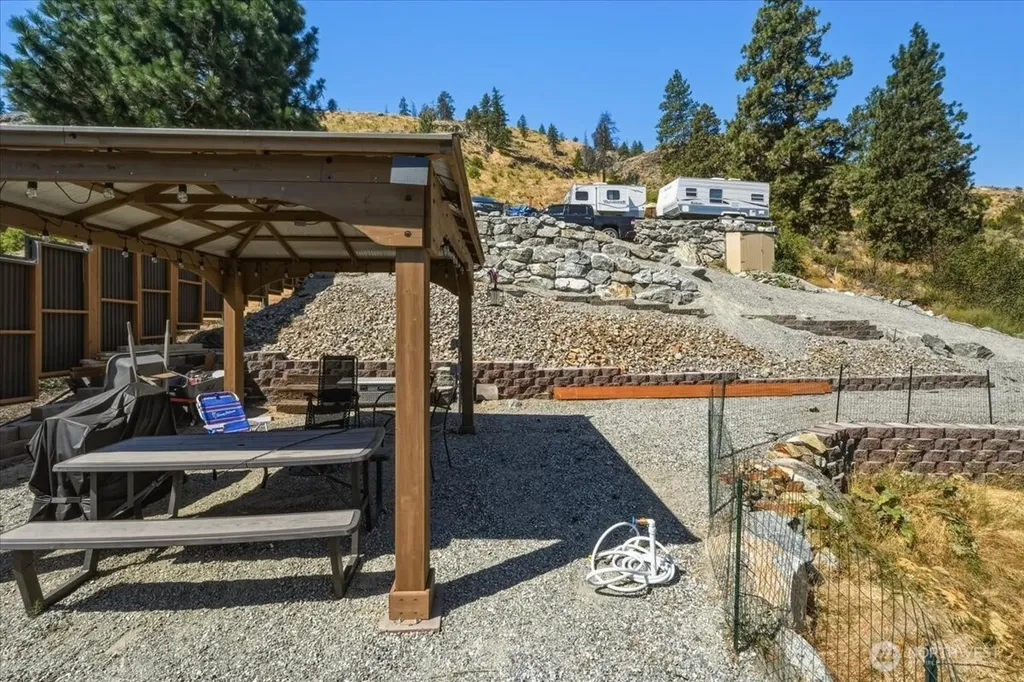 384 Robison Lane Chelan WA 98816