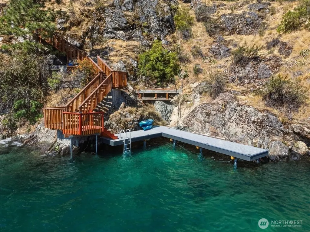 384 Robison Lane Chelan WA 98816