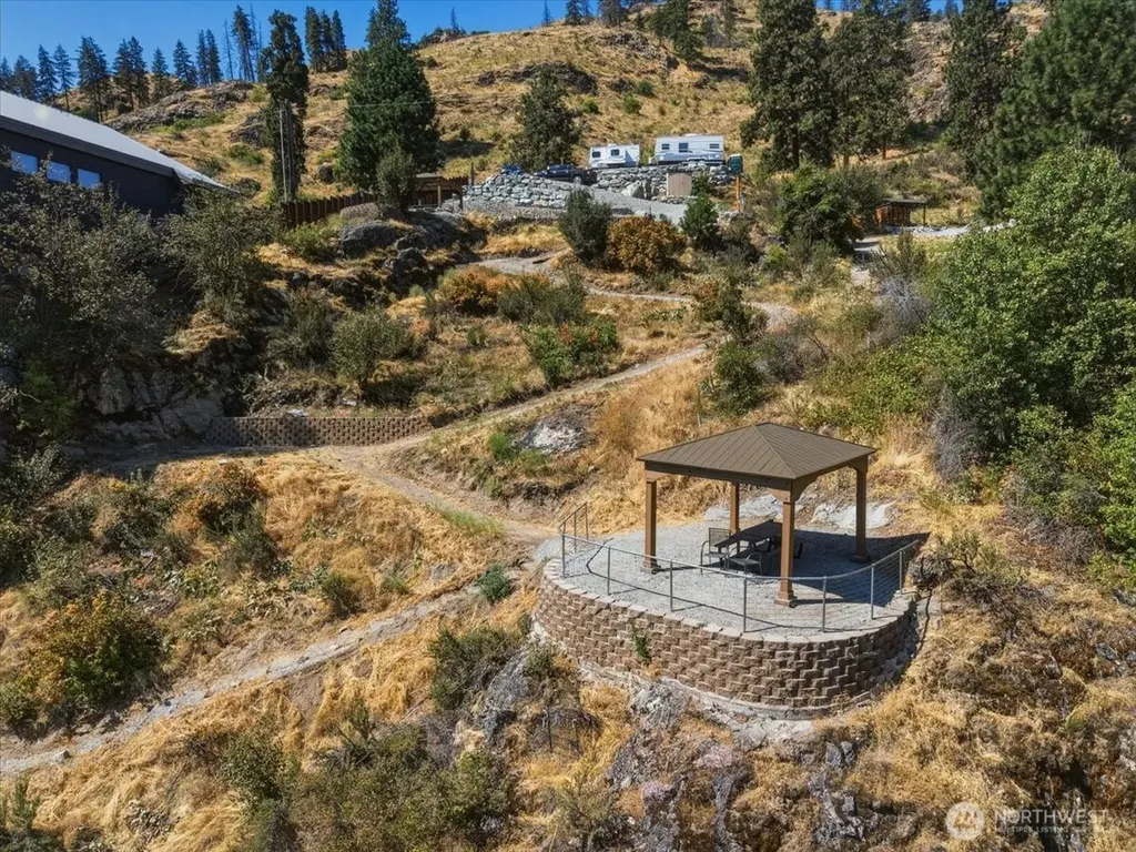 384 Robison Lane Chelan WA 98816
